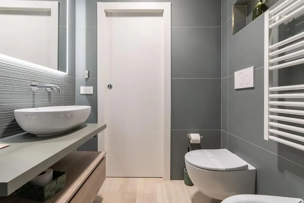 Metro A 1 Min - Casa Elegante - 3 Bagni En Suite Rome Apartment